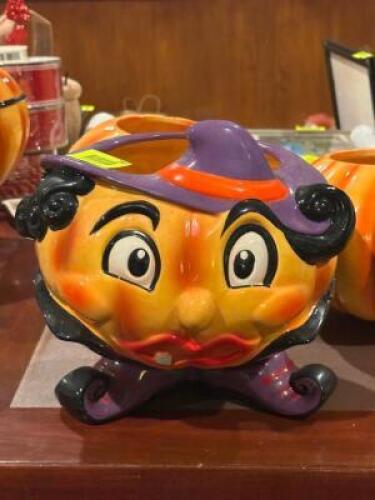 DESCRIPTION: VINTAGE HALLOWEEN POT LOCATION: ROOM 3 THIS LOT IS: ONE MONEY QTY: 1
