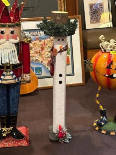 DESCRIPTION: SNOWMAN POST LOCATION: ROOM 3 THIS LOT IS: ONE MONEY QTY: 1