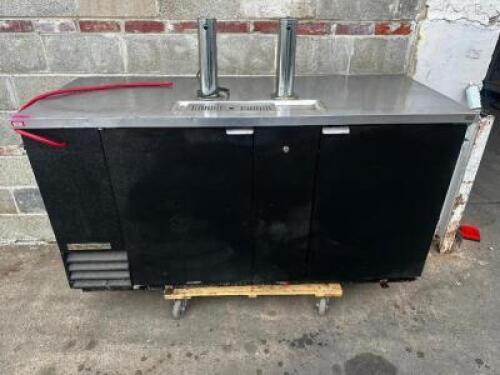 TRUE THREE DOOR DRAFT BEER BOX. ( IN WORKING ORDER)
