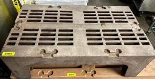36" HEAVY DUTY PLASTIC DUNNAGE RACK ( BROWN )