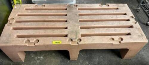 48" HEAVY DUTY PLASTIC DUNNAGE RACK ( TAN )