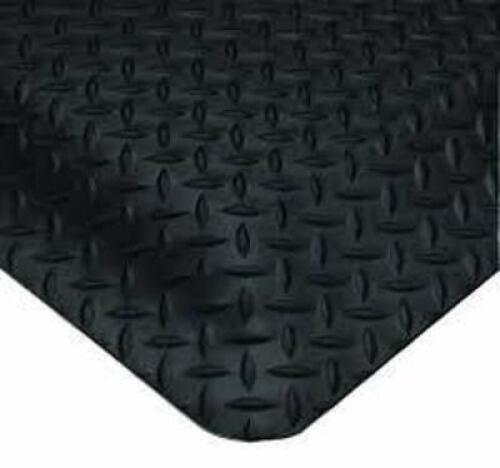 DESCRIPTION: (1) SMART TILE TOP MAT BRAND/MODEL: WEARWELL #496.78 X 4 X 10CH INFORMATION: ULTRASOFT SIZE: 7/8" X 4' X 10' RETAIL$: $405.00 EA QTY: 1
