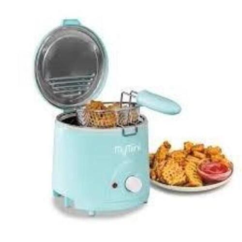 DESCRIPTION: (1) MY MINI WAFFLE MAKER BRAND/MODEL: DASH INFORMATION: TEAL SIZE: 6.25 x 5.00 x 3.50 RETAIL$: $8.90 QTY: 1