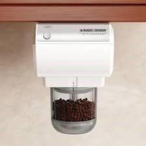 DESCRIPTION: (1) MINI PROCESSOR BRAND/MODEL: BLACK AND DECKER RETAIL$: $17.99 EA QTY: 1