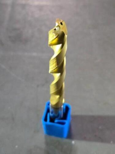 DESCRIPTION: (1) CARBIDE THRU COOLANT DRILL BIT BRAND/MODEL: SECO SD207A-9.75-62-10R1 SIZE: 9.75mm DIA RETAIL$: $321.25 QTY: 1
