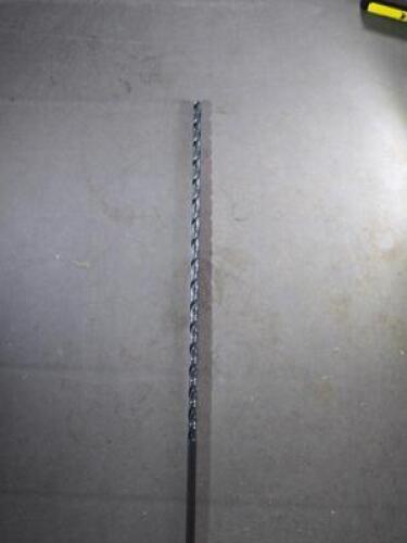 DESCRIPTION: (4) HSS EXTRA LENGTH DRILL BIT BRAND/MODEL: VC 01403104 SIZE: .01563" DIA RETAIL$: $75.68 QTY: 4
