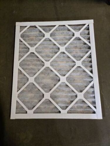 DESCRIPTION: (1) CASE OF (12) AIR FILTERSSIZE: APPROX 3/4" X 18 1/2" X 15 1/2"QTY: 1