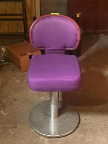 VINTAGE CHAIR