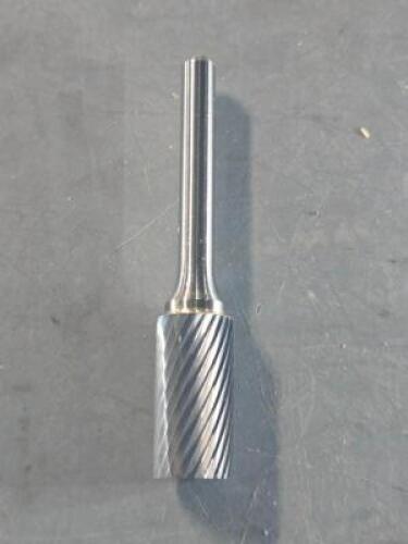 DESCRIPTION: (4) SINGLE CUT CYLINDER BUR BRAND/MODEL: WESTWARD 19D647 SIZE: 12-7mm QTY: 4