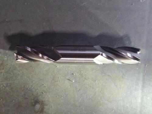 DESCRIPTION: (1) DE HSS SQ END MILL BRAND/MODEL: HERTEL 41117714 SIZE: 15/16" DIA 1-7/8" LOC RETAIL$: $215.56 QTY: 1