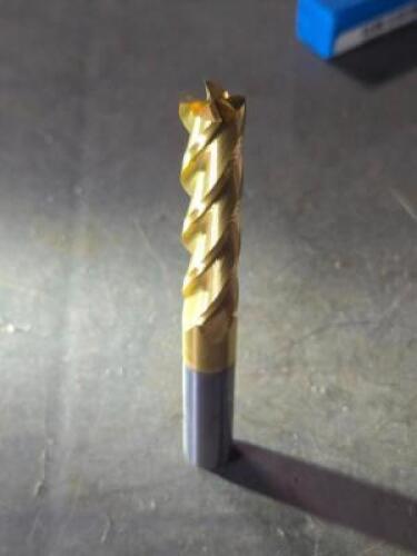 DESCRIPTION: (2) SOLID CARBIDE SQ END MILL BRAND/MODEL: ATRAX60022936 SIZE: 7/16" DIA 2" LOC RETAIL$: $101.21 QTY: 2