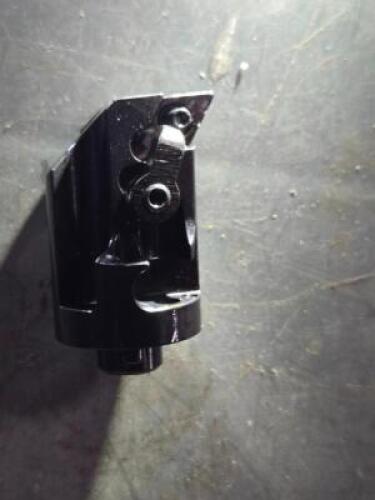 DESCRIPTION: (1) INTEGRAL MOUNT BORING HEAD BRAND/MODEL: KENNAMETAL 05484589 SIZE: 1" BODY DIA RETAIL$: $293.26 QTY: 1