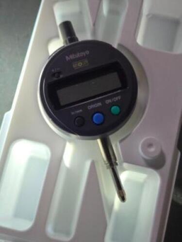 DESCRIPTION: (1) LCD DROP INDICATOR BRAND/MODEL: MITUTOYO 543-782B-10 SIZE: 0.5000" MAX RETAIL$: $209.00 QTY: 1