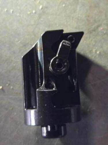 DESCRIPTION: (1) INTEGRAL MOUNT BORING HEAD BRAND/MODEL: KENNAMETAL 05484589 SIZE: 1" BODY DIA RETAIL$: $293.26 QTY: 1