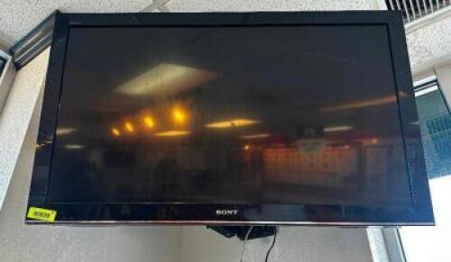 DESCRIPTION SONY 40" TV WITH WALL MOUNT BRAND / MODEL: KDL-40BX450 SIZE 40" LOCATION COUNTER QTY 1