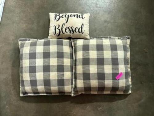 ASSORTED THROW PILLOWS