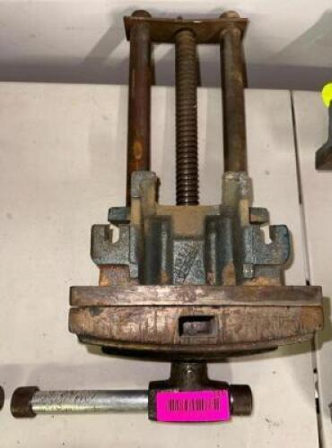 HEAVY DUTY BENCH VISE