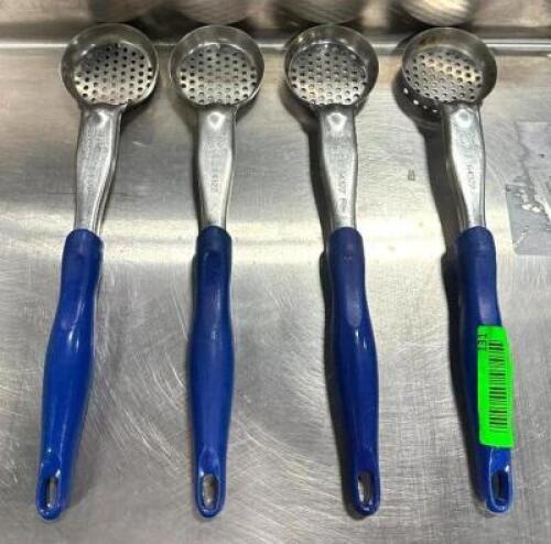 (4) 2 OZ. PERFORATED PORTION SCOOPS
