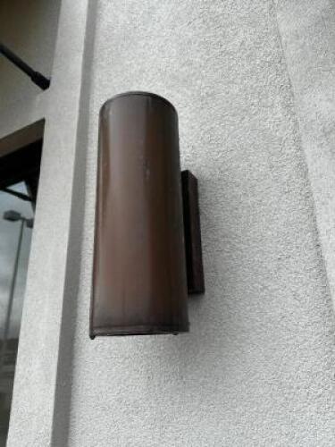 DESCRIPTION (4) 20" METAL CYLINDER OUTSIDE DOWN LIGHTS THIS LOT IT: SOLD BY THE PIECE LOCATION OUTSIDE QTY 4
