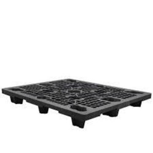 DESCRIPTION: (6) SHIPPING PALLETS, STACKABLE INFORMATION: BLACK SIZE: 40" X 48" RETAIL$: $21.50 EA QTY: 6