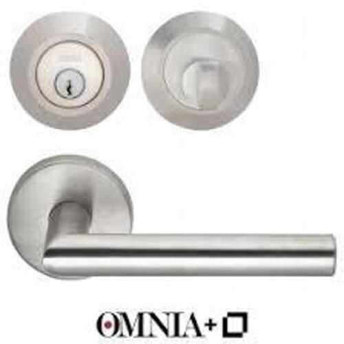 DESCRIPTION: (3) PASSAGE LATCHSET BRAND/MODEL: OMNIA #US32D SIZE: 2-3/8 BX, 014 STRIKE 1-3/8 AND 1-3/4 DOORS RETAIL$: $285.75 EA QTY: 3