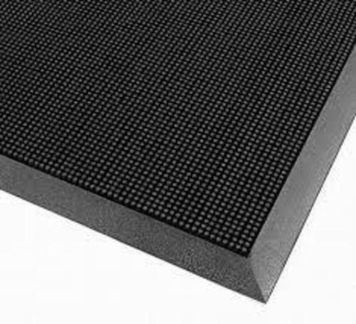 DESCRIPTION: (2) ENTRY MAT BRAND/MODEL: LOOPS CRPR #55381091 SIZE: 3X5X1/2 RETAIL$: $30.00 EA QTY: 2