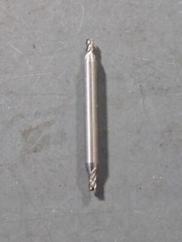 DESCRIPTION: (8) HSS DE SQ END MILLS BRAND/MODEL: VC 01899061 SIZE: 3/32" DIA 5/32"' LOC 3/16" SD RETAIL$: $144.24 QTY: 8