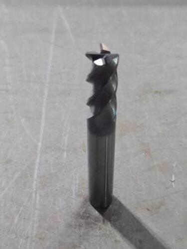 DESCRIPTION: (1) SOLID CARBIDE CORNER RADIUS END MILL BRAND/MODEL: OSG 8556270 SIZE: 12mm DIA 26mm LOC 0.50" RAD RETAIL$: $122.85 QTY: 1