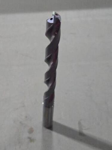 DESCRIPTION: (4) SOLID CARBIDE TAPER LENGTH DRILL BIT BRAND/MODEL: ACCUPRO 61721163 SIZE: 9.5mm DIA RETAIL$: $180.84 QTY: 4