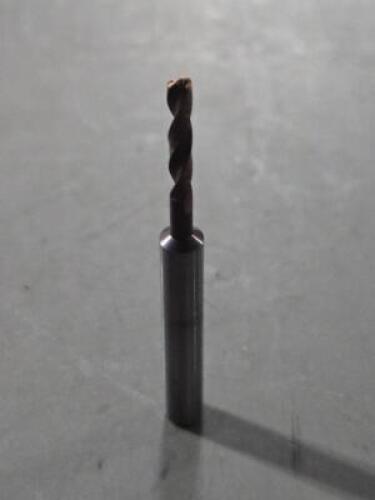 DESCRIPTION: (2) SOLID CARBIDE SML DRILL BITS BRAND/MODEL: GUHRING 8520-3.100 SIZE: 3.100mm RETAIL$: $460.40 QTY: 2