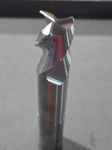 DESCRIPTION: (1) CARBIDE CORNER RADIUS END MILL BRAND/MODEL: SGS 35814 SIZE: 1" DIA 1-1/4" LOC RETAIL$: $707.45 QTY: 1