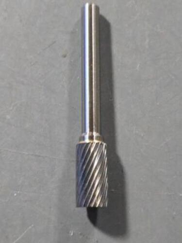 DESCRIPTION: (4) CARBIDE CYLINDER BUR BRAND/MODEL: WESTWARD 19D638 SIZE: 9.5MM RETAIL$: $162.30 QTY: 4