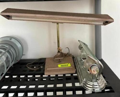 (2) LIGHT FIXTURES