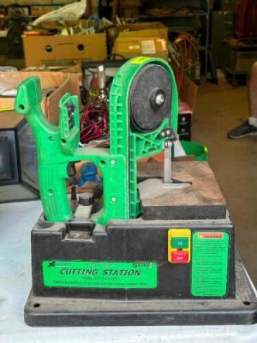 TABLE MOUNTED CUTTING STATION