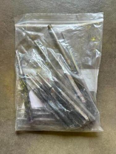 ASSORTED DRIVE PINS
