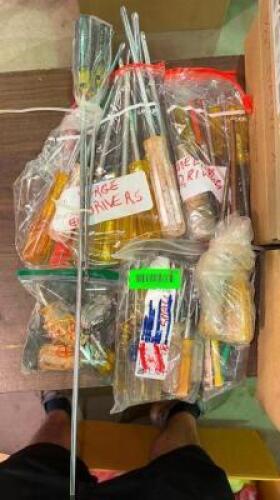 ASSORTED SCREWDRIVERS AND NUT DRIVERS