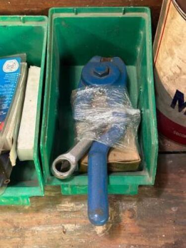 NUT SPLITTERS