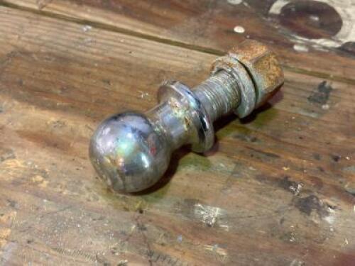 HITCH BALL