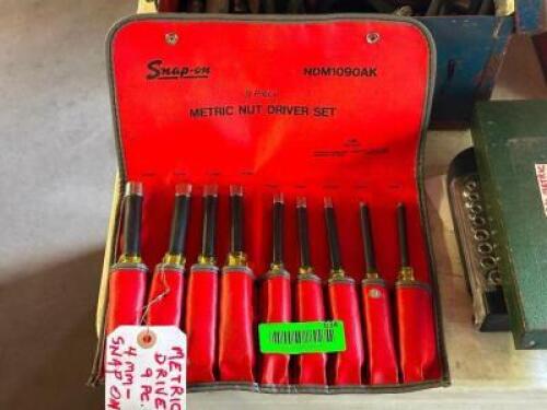 METRIC NUT AND DRIVER SET