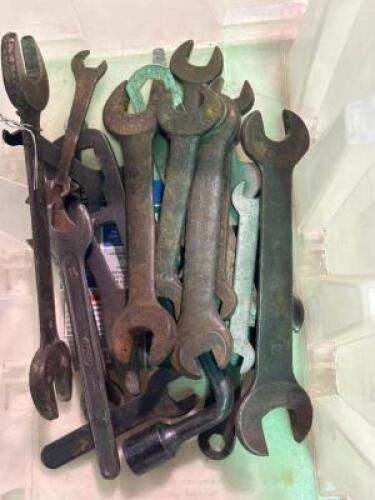 BLACK METAL WRENCH SET