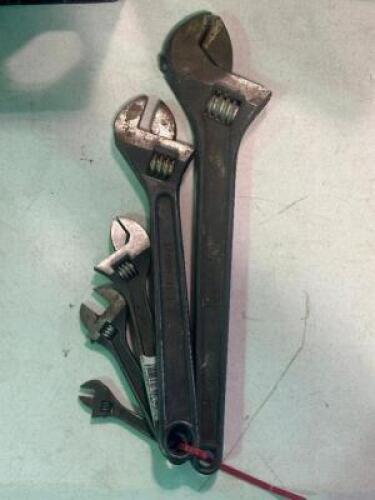 WRENCH SET