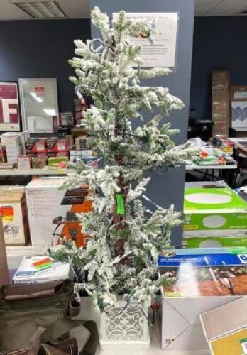 HOME ACCENTS HOLIDAY POTTED 4 FT ENTRANCE TREE