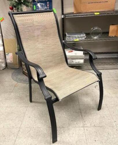 (4 PACK) OUTDOOR PATIO CHAIRS IN GREAT CONDITION