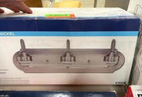 WESTINGHOUSE 3-Light Oil Rubbed Bronze Wall Fixture