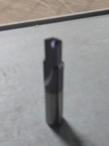 DESCRIPTION: (2) CARBIDE DRILL BITS BRAND/MODEL: CTE T1101 QTY: 2