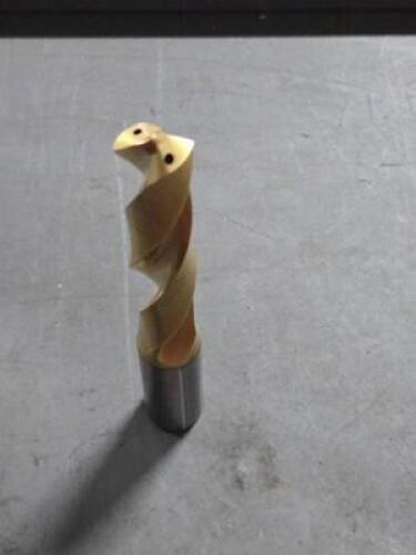 DESCRIPTION: (1) CARBIDE COOLANT THRU DRILL BIT BRAND/MODEL: KENNAMETAL B211A18400HP SIZE: 18.4mm DIA RETAIL$: $329.25 QTY: 1
