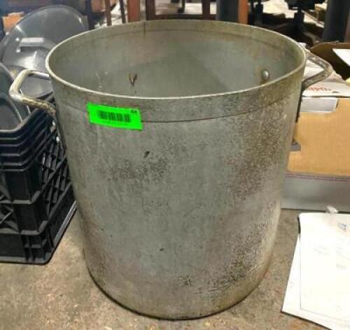 STOCK POT WITH HANDLES