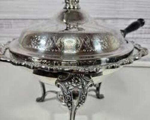 DESCRIPTION: (1) ORNATE VINTAGE CHAFING DISH WITH OIL BURNER INFORMATION: SILVER PLATED RETAIL$: $159.00 EA QTY: 1
