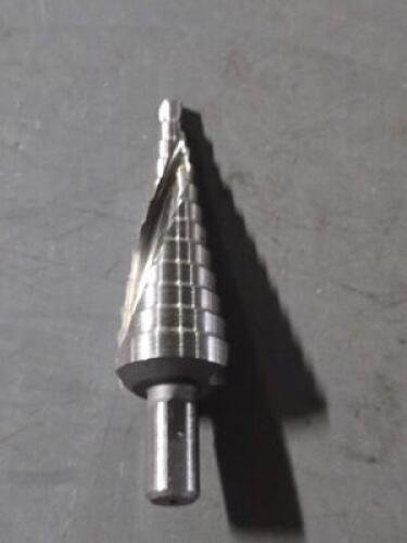 DESCRIPTION: (2) HSS STEP DRILL BIT BRAND/MODEL: HERTEL 43274745 SIZE: 3/8" SD 3/16" MIN DIA RETAIL$: $128.30 QTY: 2