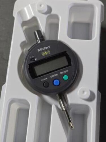 DESCRIPTION: (1) LCD DROP INDICATOR BRAND/MODEL: MITUTOYO 543-782B-10 SIZE: 0.5000" MAX RETAIL$: $209.00 QTY: 1